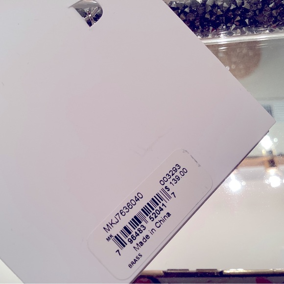 Beautiful Michael kors earrings new with tags - Picture 3 of 8